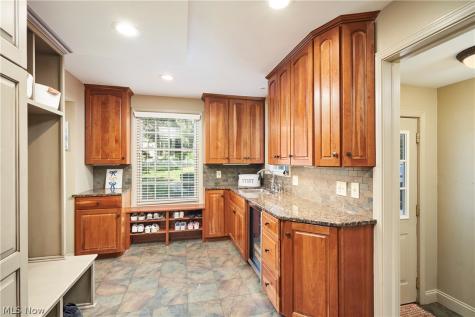 251 Overwood Road Akron OH 44313