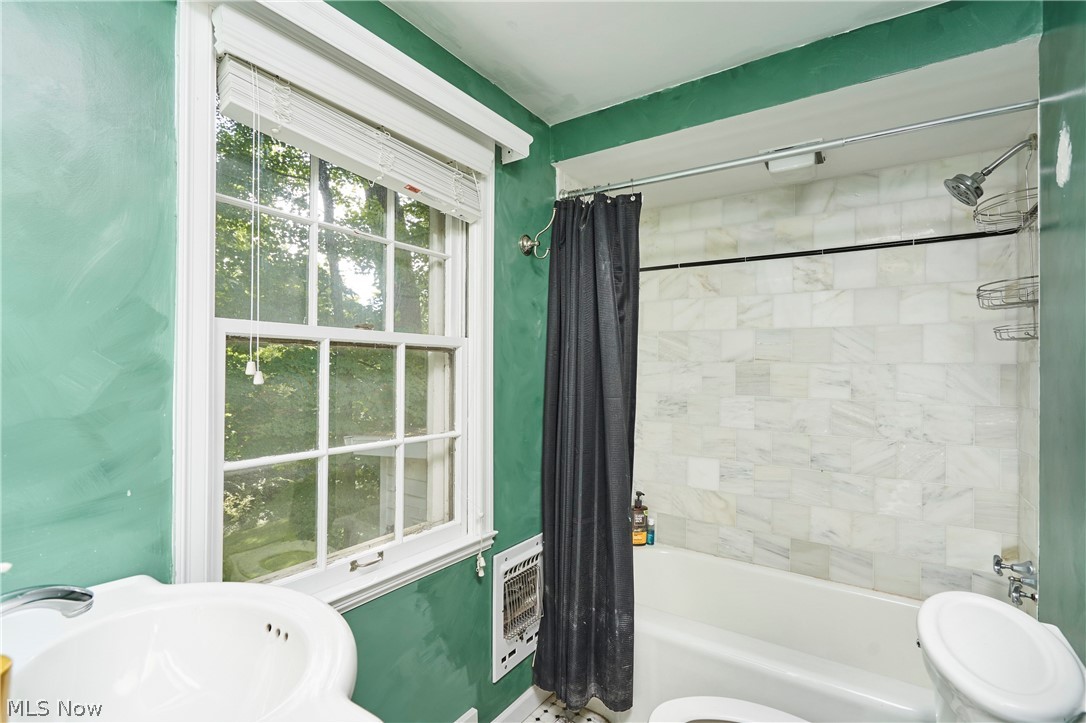 251 Overwood Road Akron OH 44313