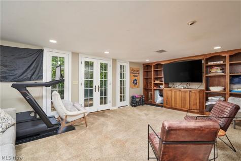 251 Overwood Road Akron OH 44313