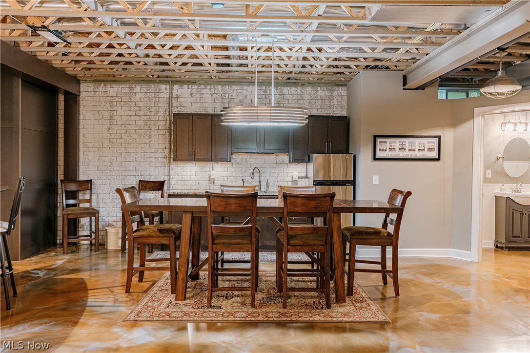 7734 Bainbridge Road Chagrin Falls OH 44023