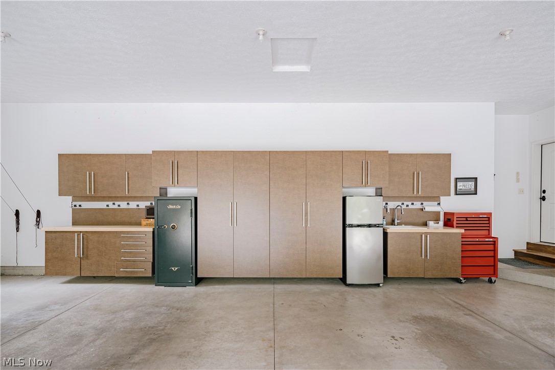 7734 Bainbridge Road Chagrin Falls OH 44023