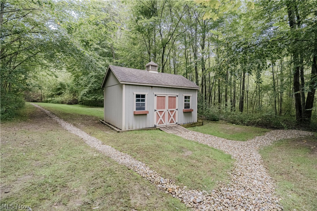 7734 Bainbridge Road Chagrin Falls OH 44023