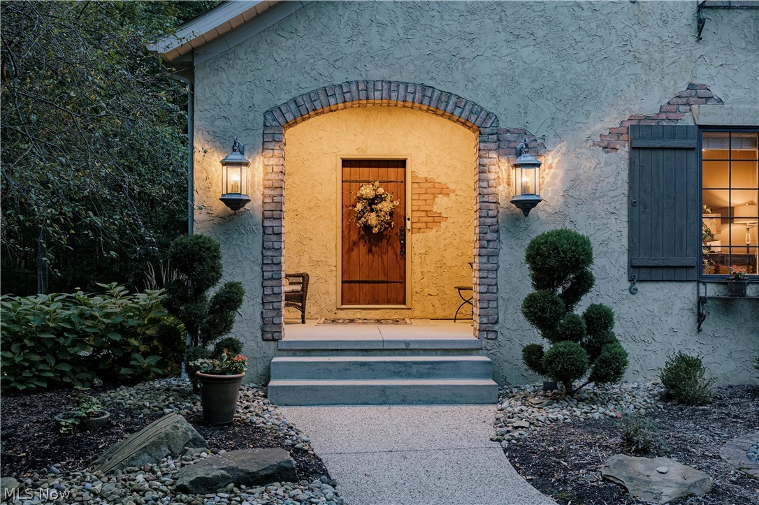 7734 Bainbridge Road Chagrin Falls OH 44023