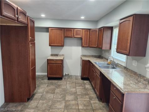 1414 Douglas Avenue Youngstown OH 44502