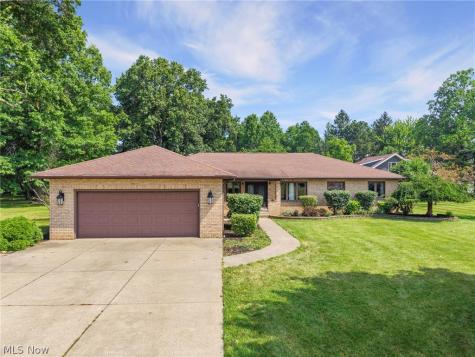 2109 E Pleasant Valley Road Seven Hills OH 44131
