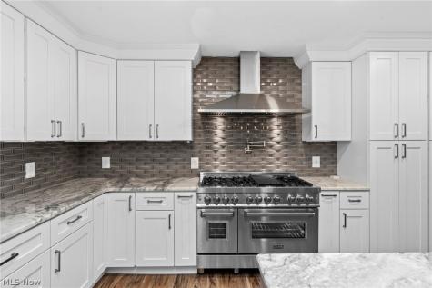 2109 E Pleasant Valley Road Seven Hills OH 44131
