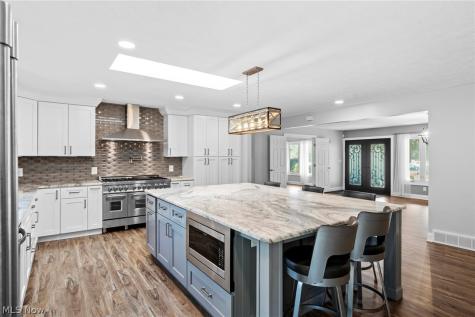 2109 E Pleasant Valley Road Seven Hills OH 44131