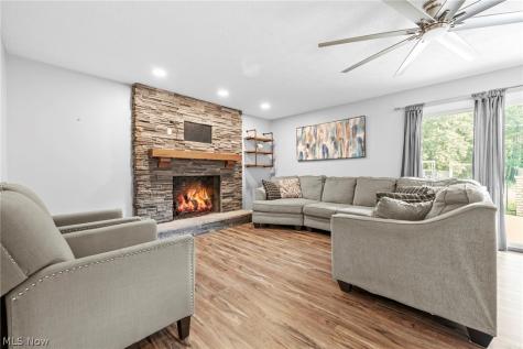 2109 E Pleasant Valley Road Seven Hills OH 44131