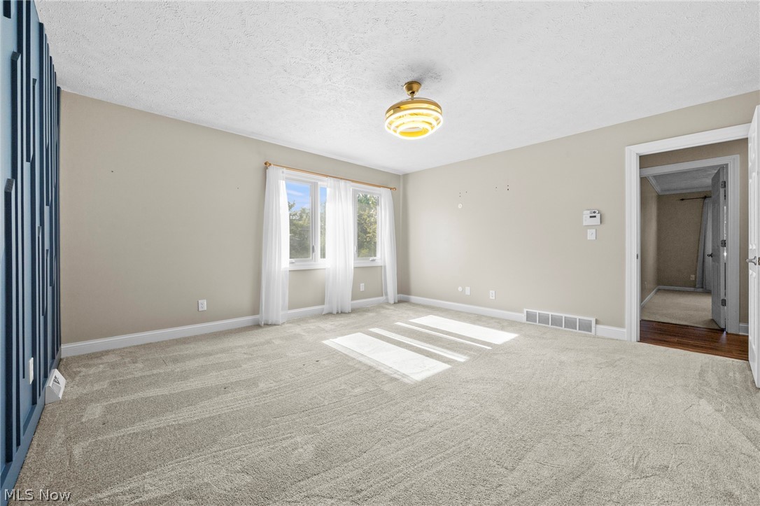 2109 E Pleasant Valley Road Seven Hills OH 44131