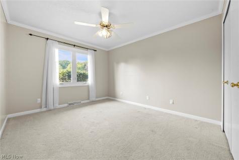 2109 E Pleasant Valley Road Seven Hills OH 44131