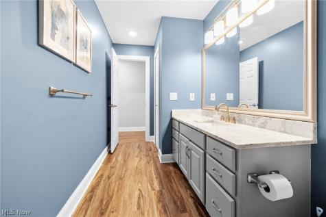 2109 E Pleasant Valley Road Seven Hills OH 44131