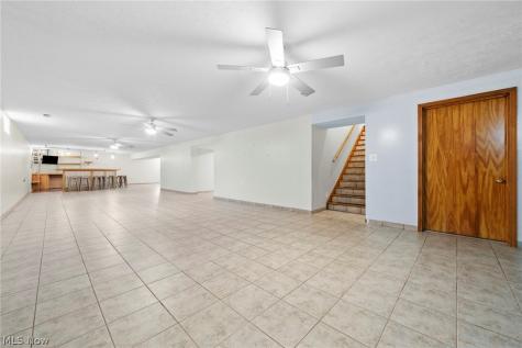 2109 E Pleasant Valley Road Seven Hills OH 44131