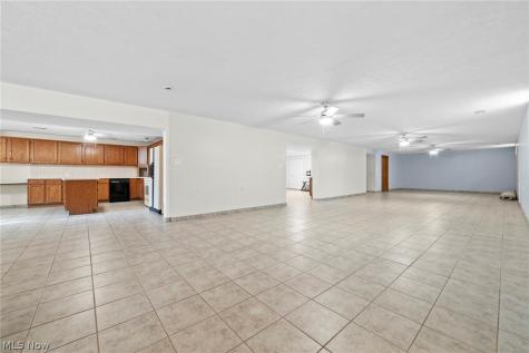 2109 E Pleasant Valley Road Seven Hills OH 44131