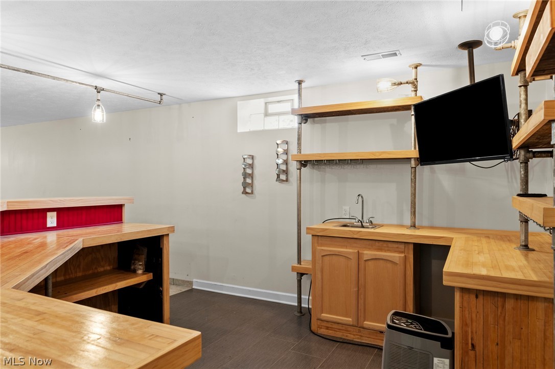 2109 E Pleasant Valley Road Seven Hills OH 44131