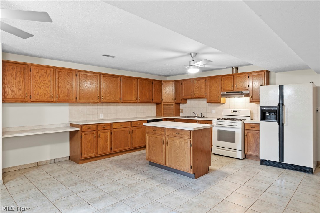2109 E Pleasant Valley Road Seven Hills OH 44131