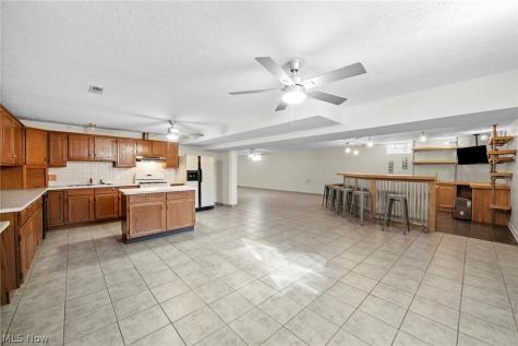 2109 E Pleasant Valley Road Seven Hills OH 44131