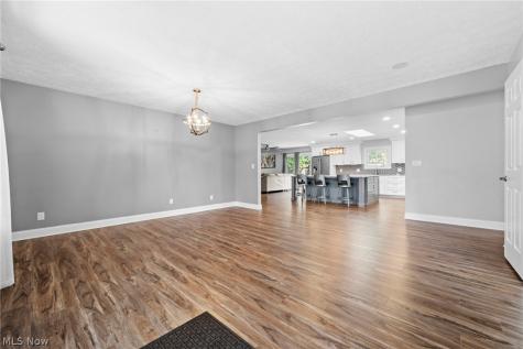 2109 E Pleasant Valley Road Seven Hills OH 44131