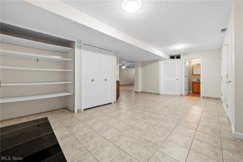 2109 E Pleasant Valley Road Seven Hills OH 44131