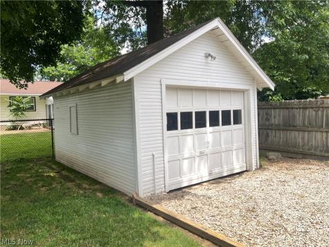 621 Arcadia Avenue Cuyahoga Falls OH 44221
