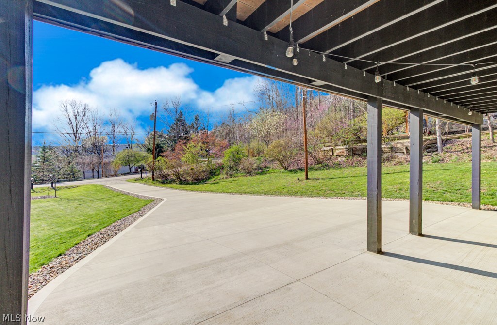143 Cheyenne Trail Malvern OH 44644