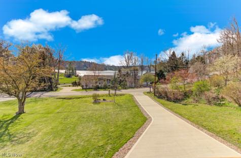 143 Cheyenne Trail Malvern OH 44644