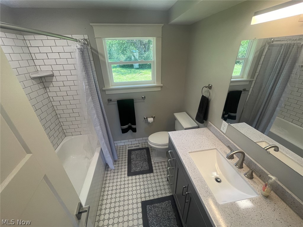 15763 Gar Highway Montville OH 44064