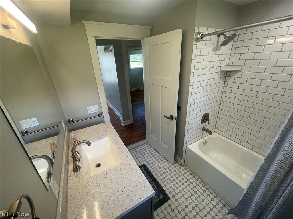 15763 Gar Highway Montville OH 44064