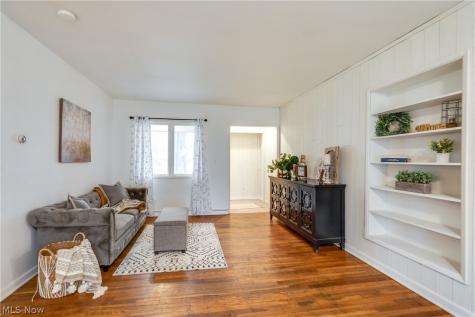 1440 Treasch Drive Cuyahoga Falls OH 44221