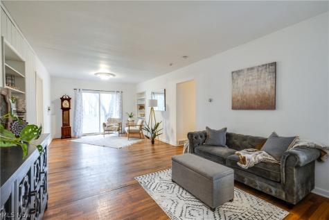 1440 Treasch Drive Cuyahoga Falls OH 44221