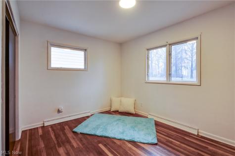 1440 Treasch Drive Cuyahoga Falls OH 44221