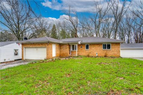 1440 Treasch Drive Cuyahoga Falls OH 44221