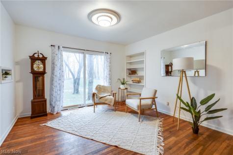1440 Treasch Drive Cuyahoga Falls OH 44221