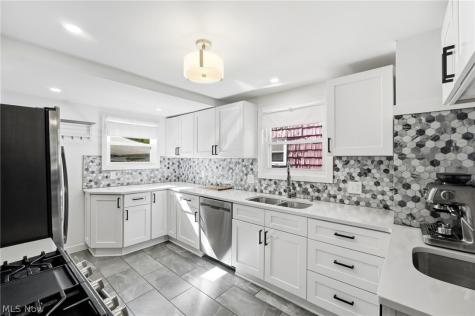 3390 Blanche Avenue Cleveland Heights OH 44118