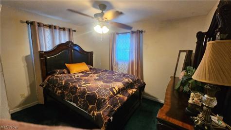 284 Thelma Drive Sheffield Lake OH 44054