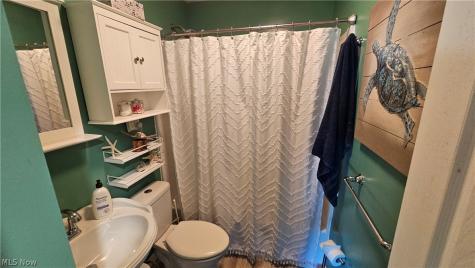 284 Thelma Drive Sheffield Lake OH 44054