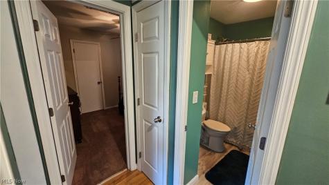 284 Thelma Drive Sheffield Lake OH 44054