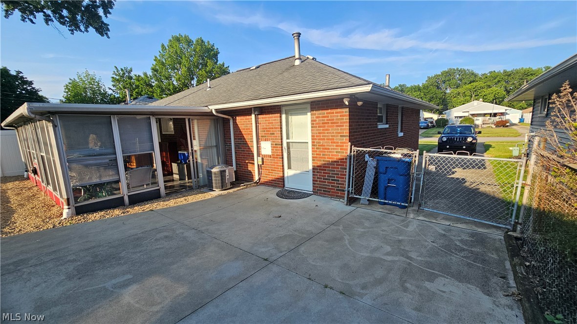 284 Thelma Drive Sheffield Lake OH 44054
