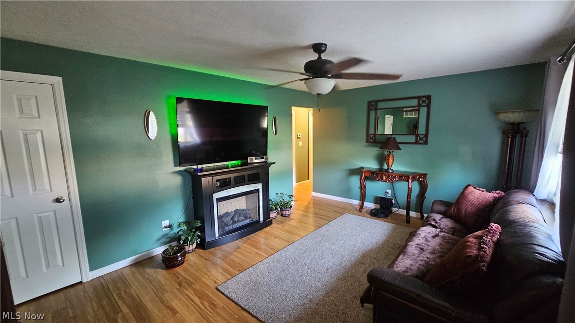 284 Thelma Drive Sheffield Lake OH 44054
