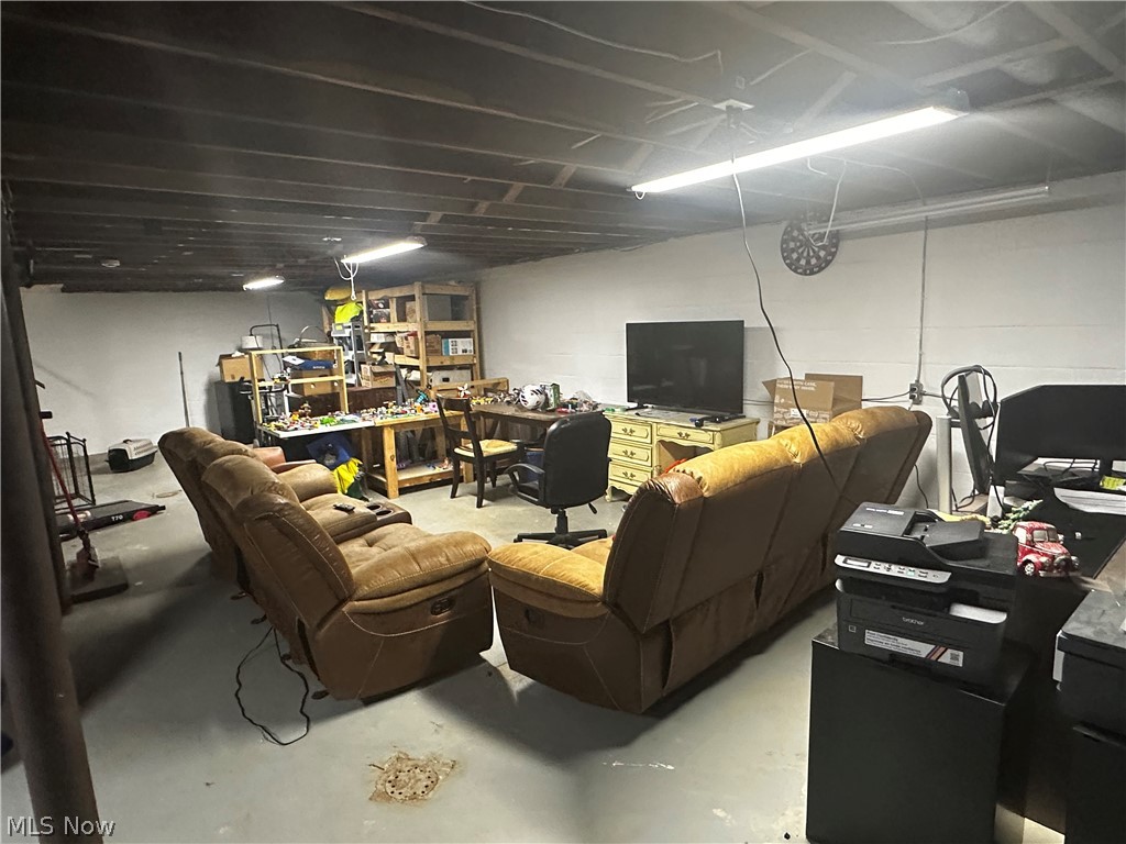 9581 Colton Road Windham OH 44288