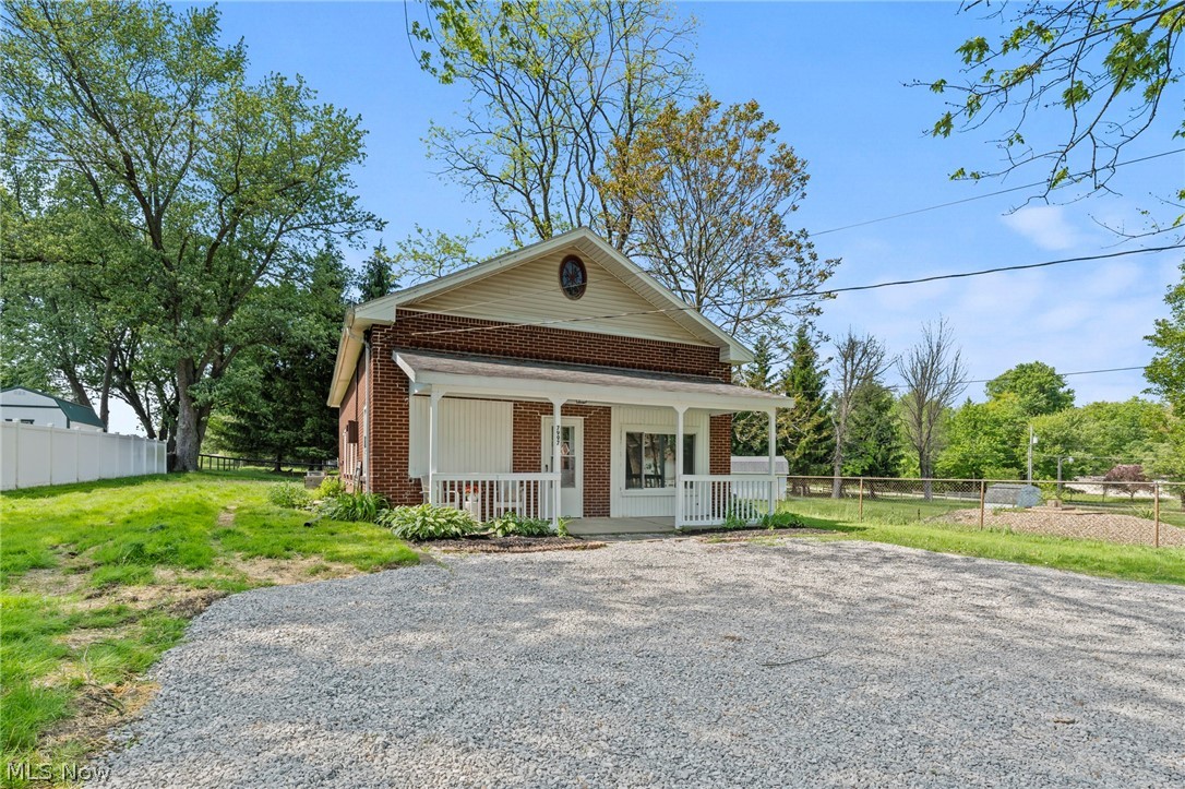 7997 Columbus Road NE Louisville OH 44641