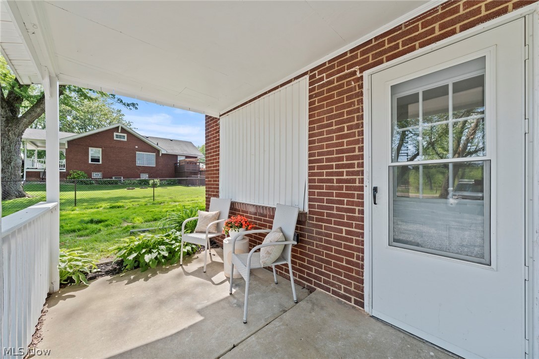 7997 Columbus Road NE Louisville OH 44641