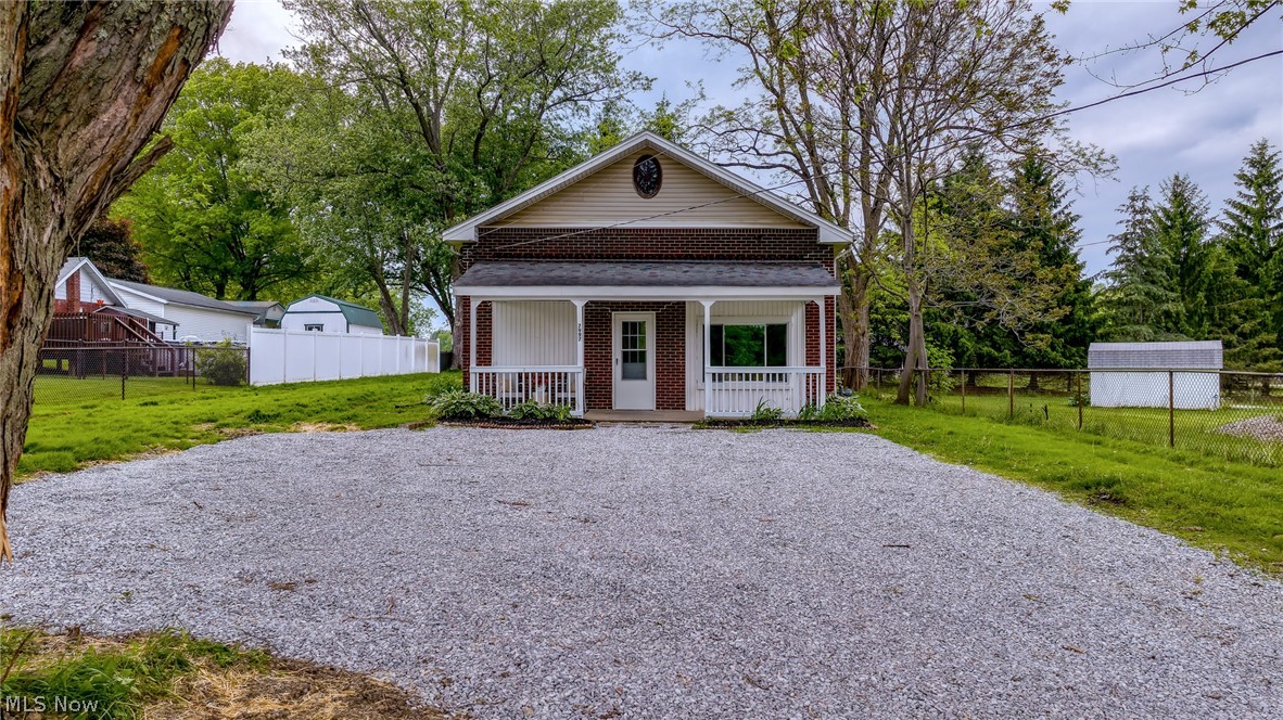 7997 Columbus Road NE Louisville OH 44641