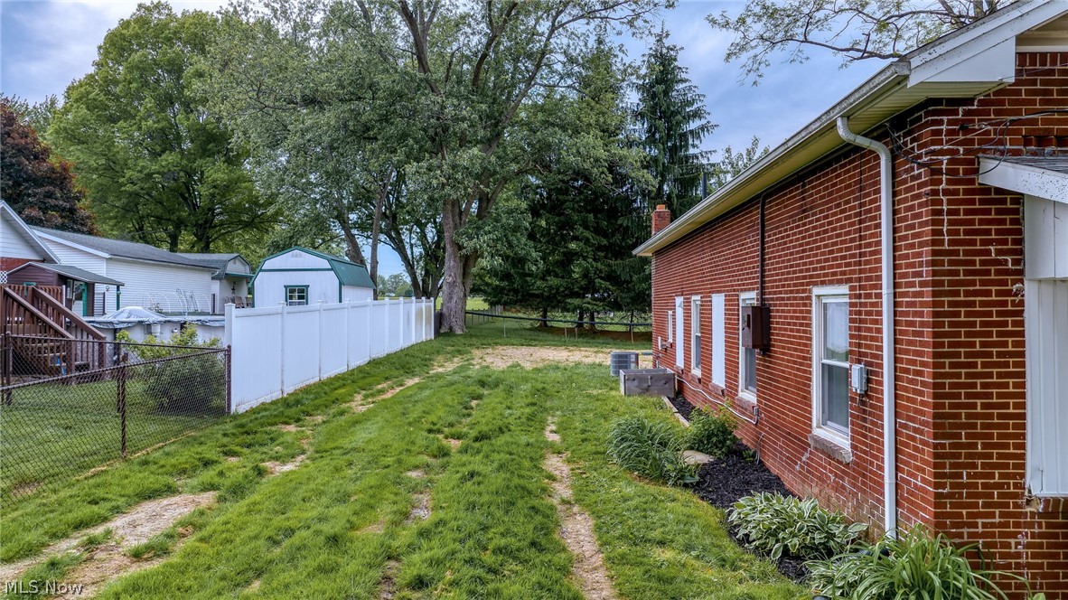 7997 Columbus Road NE Louisville OH 44641