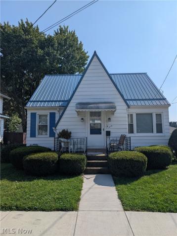 313 E Line Street Minerva OH 44657