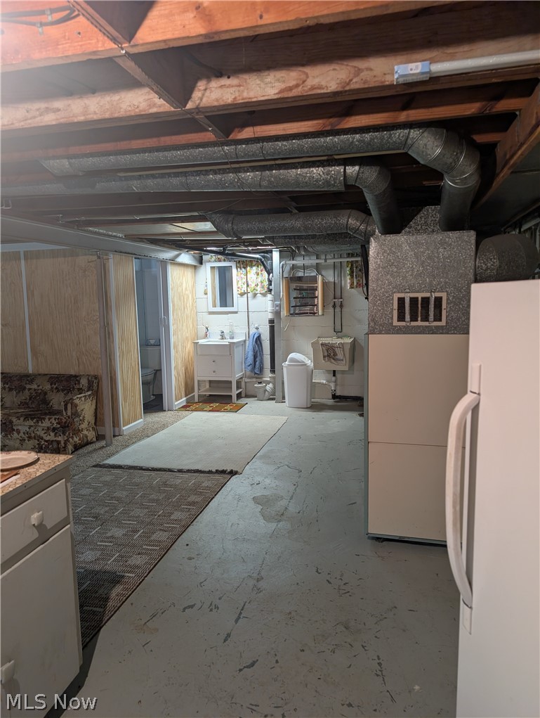 313 E Line Street Minerva OH 44657