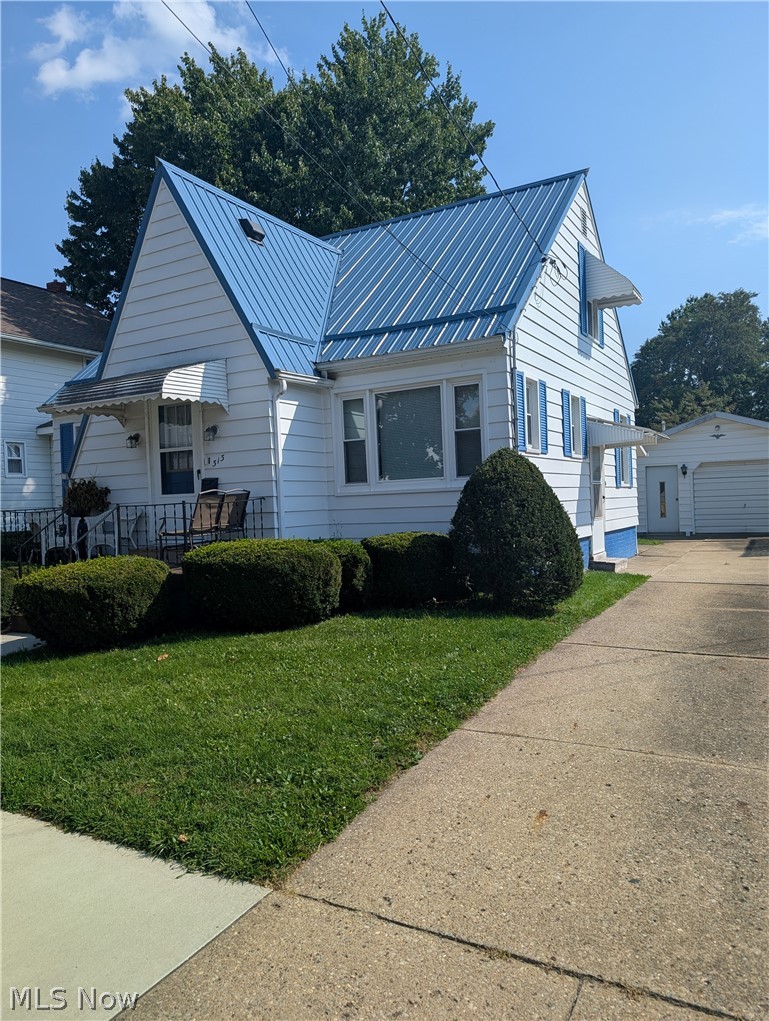 313 E Line Street Minerva OH 44657