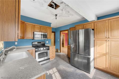 1559 Rosewood Avenue Lakewood OH 44107