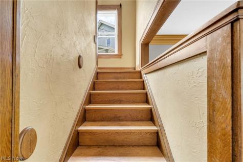1559 Rosewood Avenue Lakewood OH 44107