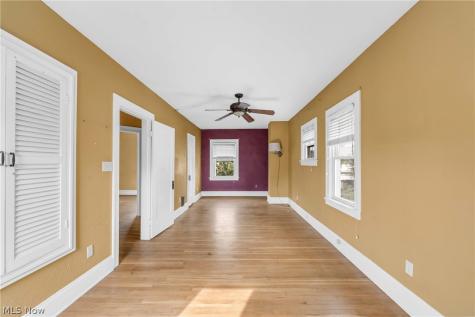 1559 Rosewood Avenue Lakewood OH 44107