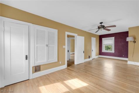 1559 Rosewood Avenue Lakewood OH 44107
